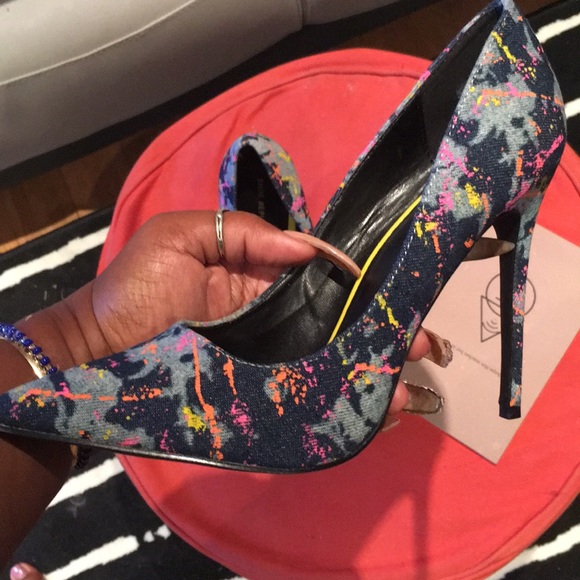 *SOLD Denim splattered pumps by Shoe Republic LA - Picture 4 of 4